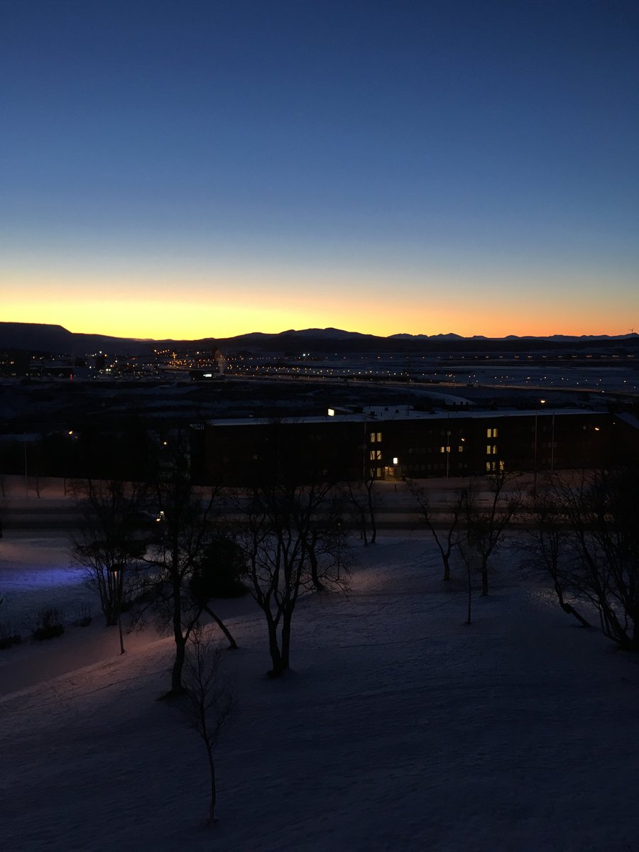 KarinRoding's tweet photo. Efter fina presentationer på #IRF60 laddar jag m denna för middag i stadshuset i Kiruna där jag på uppdrag av sr @heleneHK talar. https://t.co/UJYeRFOc6p