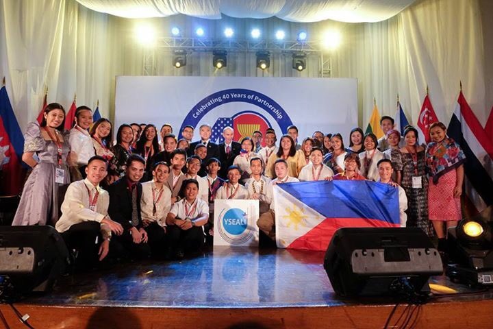 HowMinnie's tweet photo. Thank you so much YSEALI for bringing us together! ๐ #YSEALISummit #usasean40 #CulturalVistas
#withtheambassadors https://t.co/ktPhRQBJA0