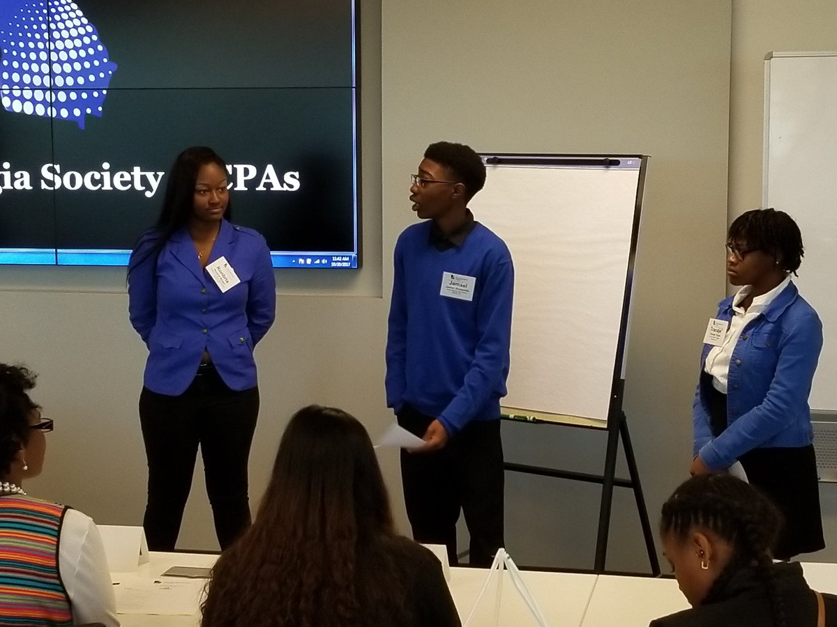 TheoSmithJrEdD's tweet photo. CTAE Scholars are debriefing leadership styles at the GA Society of CPAs Rising Professionals Program. @APSCTAE @APS_WBL @GSCPA #gscpa https://t.co/jf1BWGyH0f