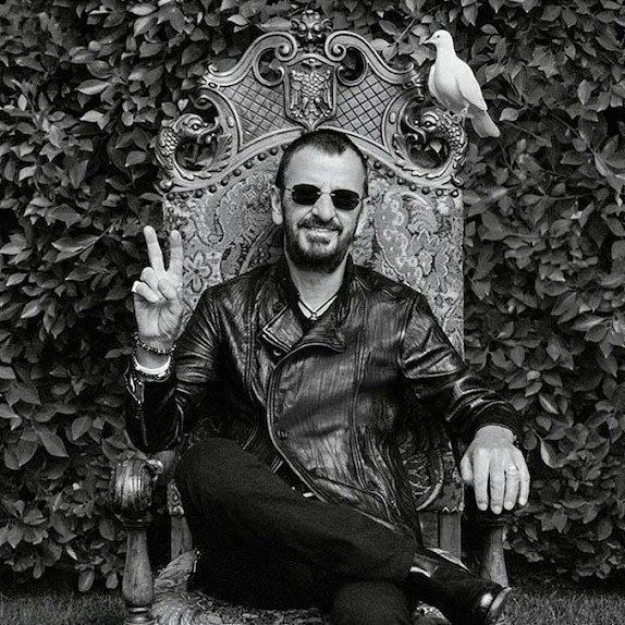 johnpaulv's tweet photo. Happy 20th of October, Ringo. #peaceandlove #ringostarr #nomorefanmail #warningyouwithpeaceandlove #20thofoctober @ringostarrmusic https://t.co/cvRdQtXwCI