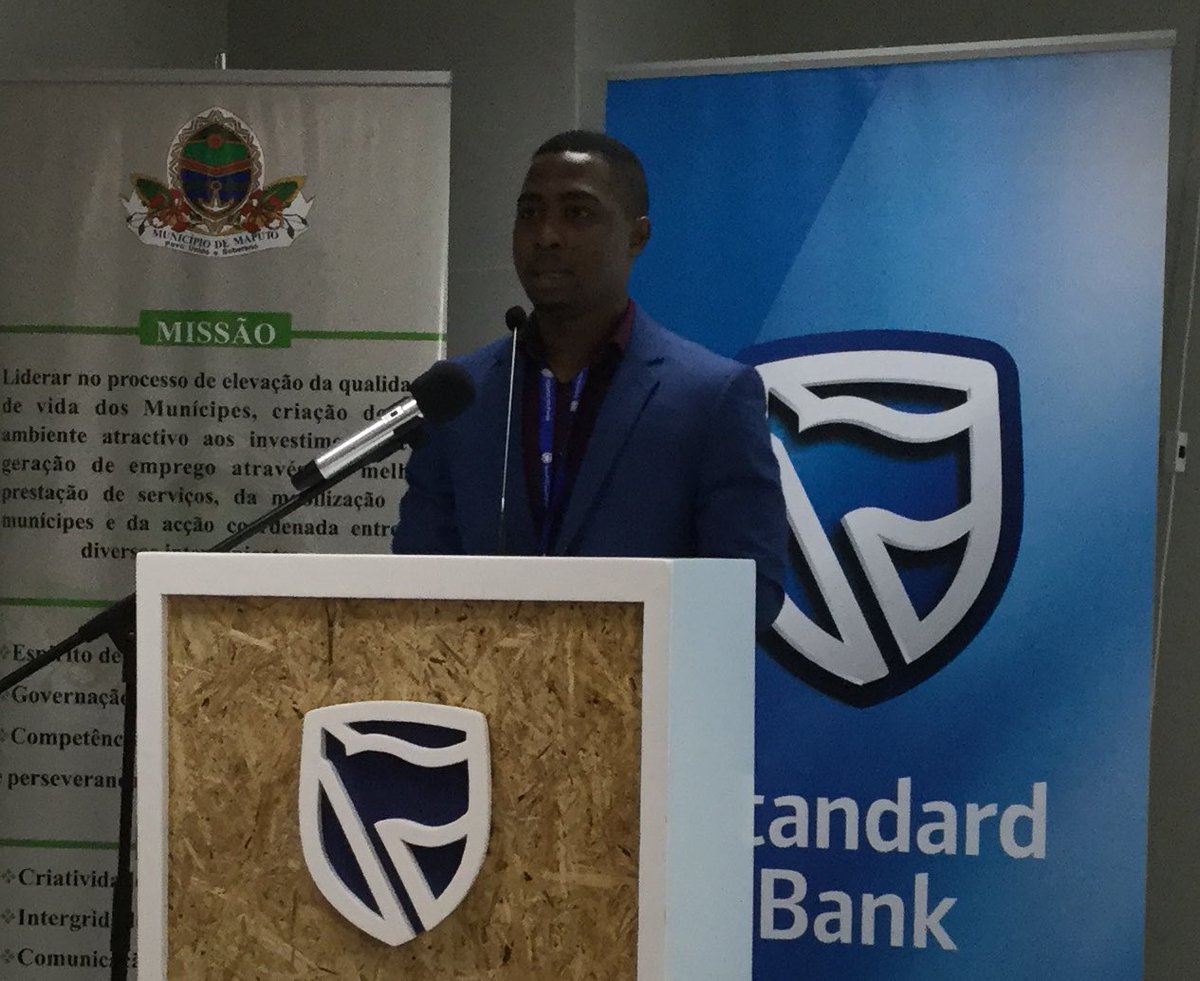 StandardBankMZ's tweet photo. "O empreendedorismo é a base para o desenvovimento do nosso país..." Ussene Indobe #OpenDataton2k17 #SBIncubator https://t.co/GVUNM5InDV