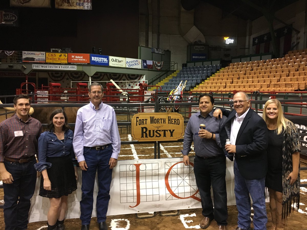 we_are_JQ's tweet image. Here’s to a great night of cow dung, cowboy hats and culture at the @fwstockyards! @SMPSFortWorth #WeAreJQ #onlyintexas