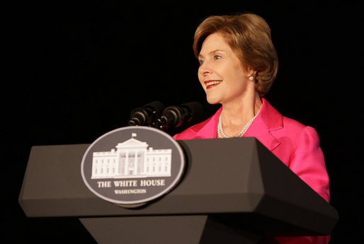 GWBLibrary's tweet photo. #Pink #FLOTUS_Friday Mrs. Laura Bush led ‘08 White House #BreastCancerAwareness lighting ceremony: https://t.co/Si5GWPdA7k https://t.co/1UaoyatkDg