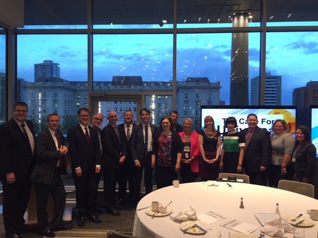 DrEricHoskins's tweet photo. Proud to host breakfast meeting w @shoffmanAB which led to productive discussion on a national #pharmacare plan. Thank you @CDNMinHealth &amp; attendees. https://t.co/gBf2mouRHF