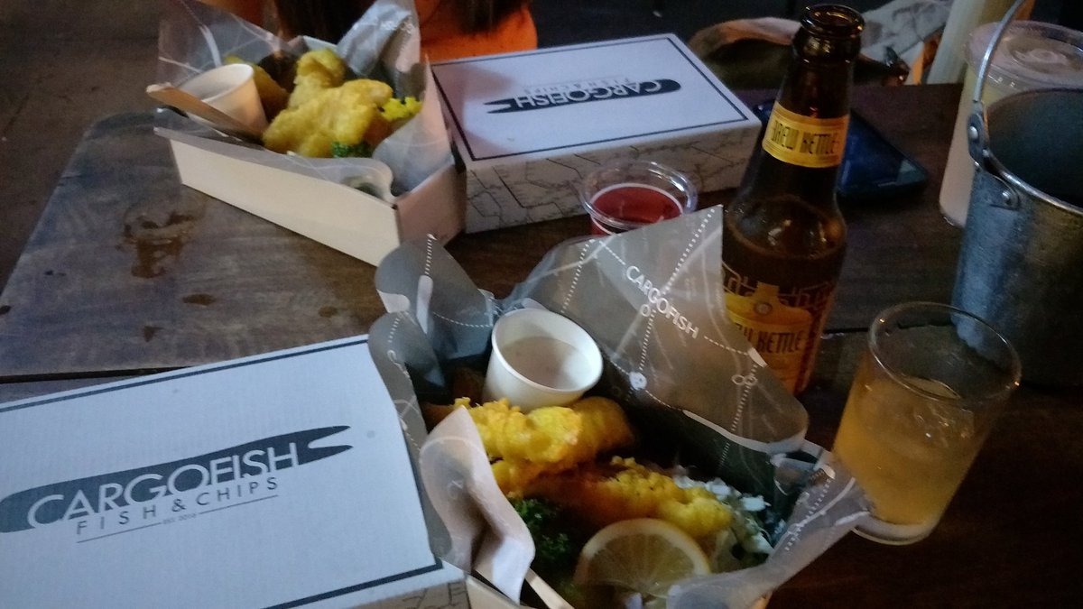 vannieluvsg's tweet photo. Good Food, Good Mood #CargoFish #CrispyBeerFriedChicken #CrispyBeerFishChips https://t.co/BeujDClbMW