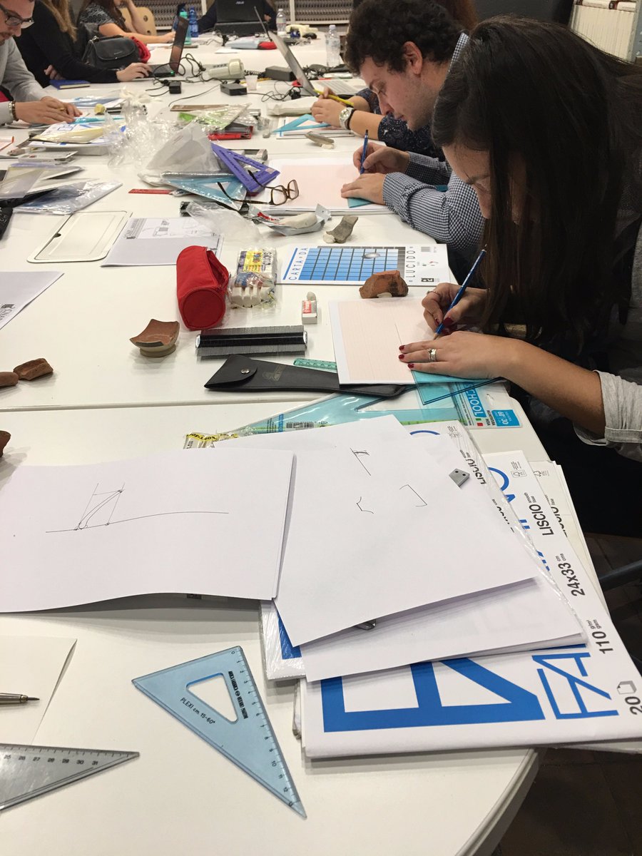 ArcheoINN's tweet photo. Alcuni scatti degli #studenti #UniCT del laboratorio di #disegno ceramico IBAM #CNR. Ulteriori dettagli al link ☞ https://t.co/tN6CxAXCgd https://t.co/oY5mPoFPZs
