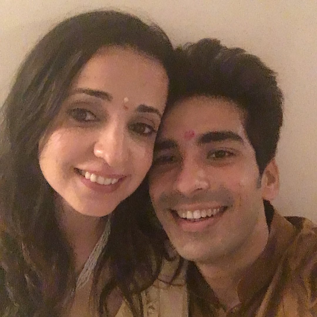 Bhoomi_Kacha27's tweet photo. New pics of #SanayaIrani with @itsmohitsehgal, @BarunSobtiSays, @Pashmean, @sakshi0801 and @mrhegde via Mohit's Instagram. 
#HappyDiwali https://t.co/61oFKUcT8p