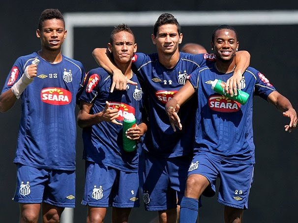 familia_1912's tweet photo. MEU DEUS EU ERA MUITO FELIZ ❤🙏 https://t.co/kqCKfiri2v
