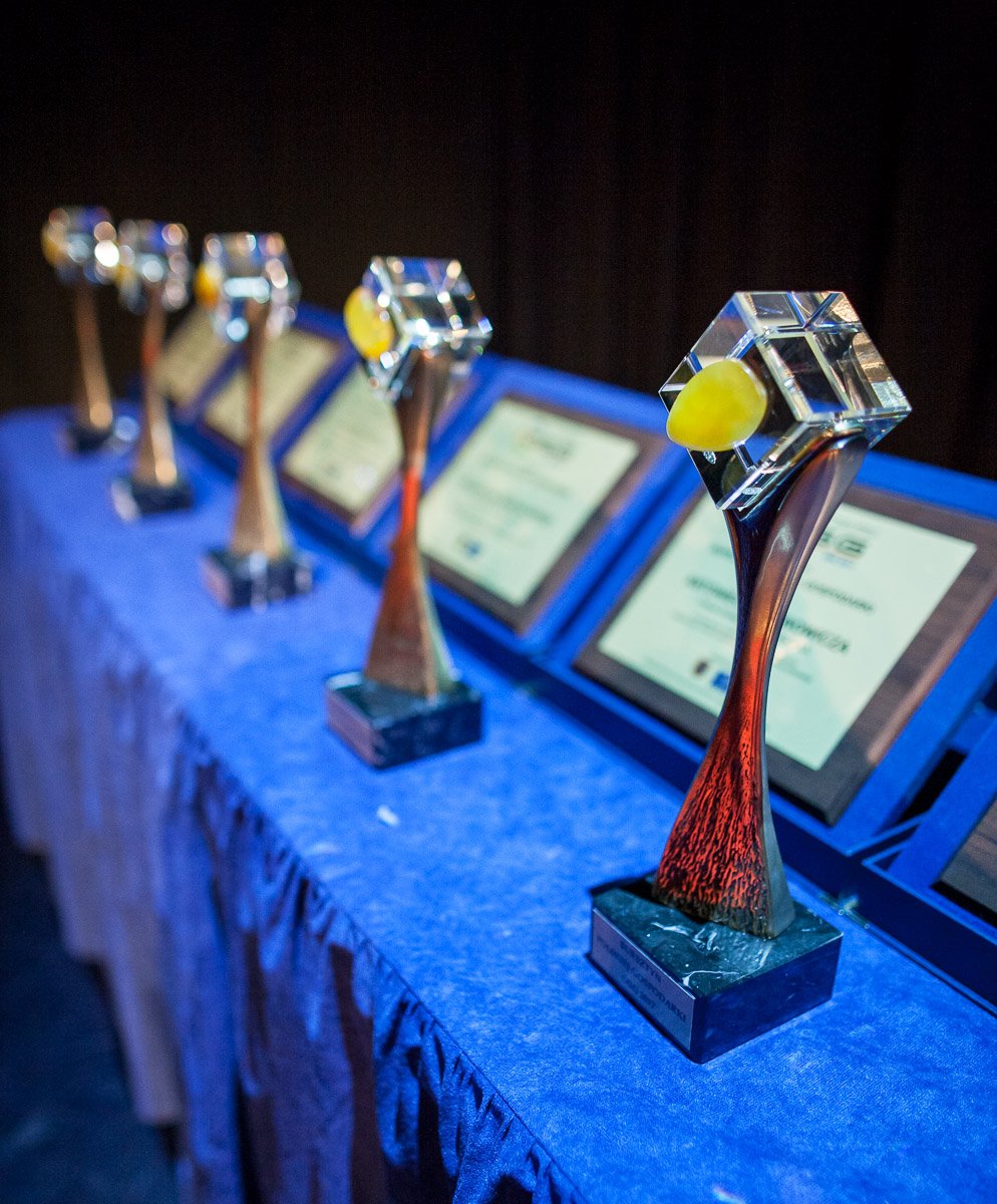 Grupa_Azoty's tweet photo. Prezes Wardacki laureatem #nagroda Bursztyn #PolskaGospodarka 2017 za konsekwentne i skuteczne budowanie wizerunku #polskachemia. #osg2017 https://t.co/kVaxGSEqnk
