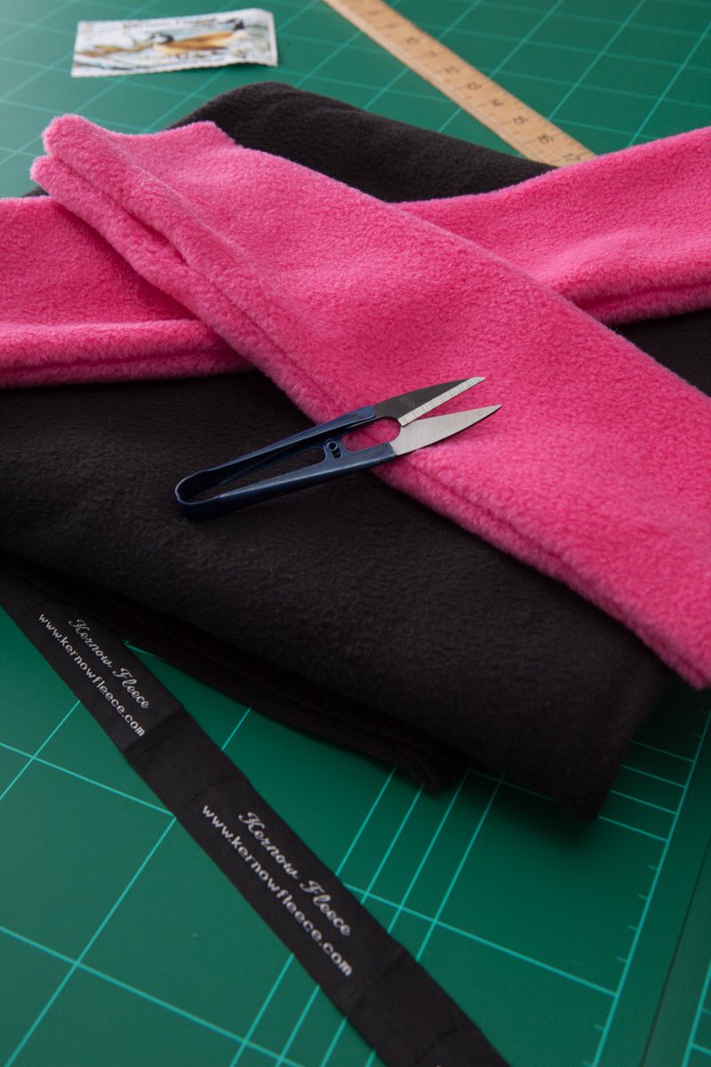 Our team here at the Wharf busy making our hugely popular #fingerless #gloves #ChristmasIsComing #Busy 🎅🎅🎅🎅🎄