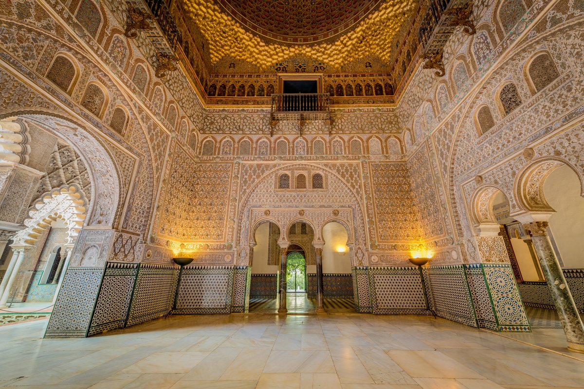 sevillaciudad's tweet photo. What lies behind @SevillaAlcazar walls? A collection of palaces and gardens that have witnessed the city's history: https://t.co/eOGKAgTmUE https://t.co/2M3XHbeQtw