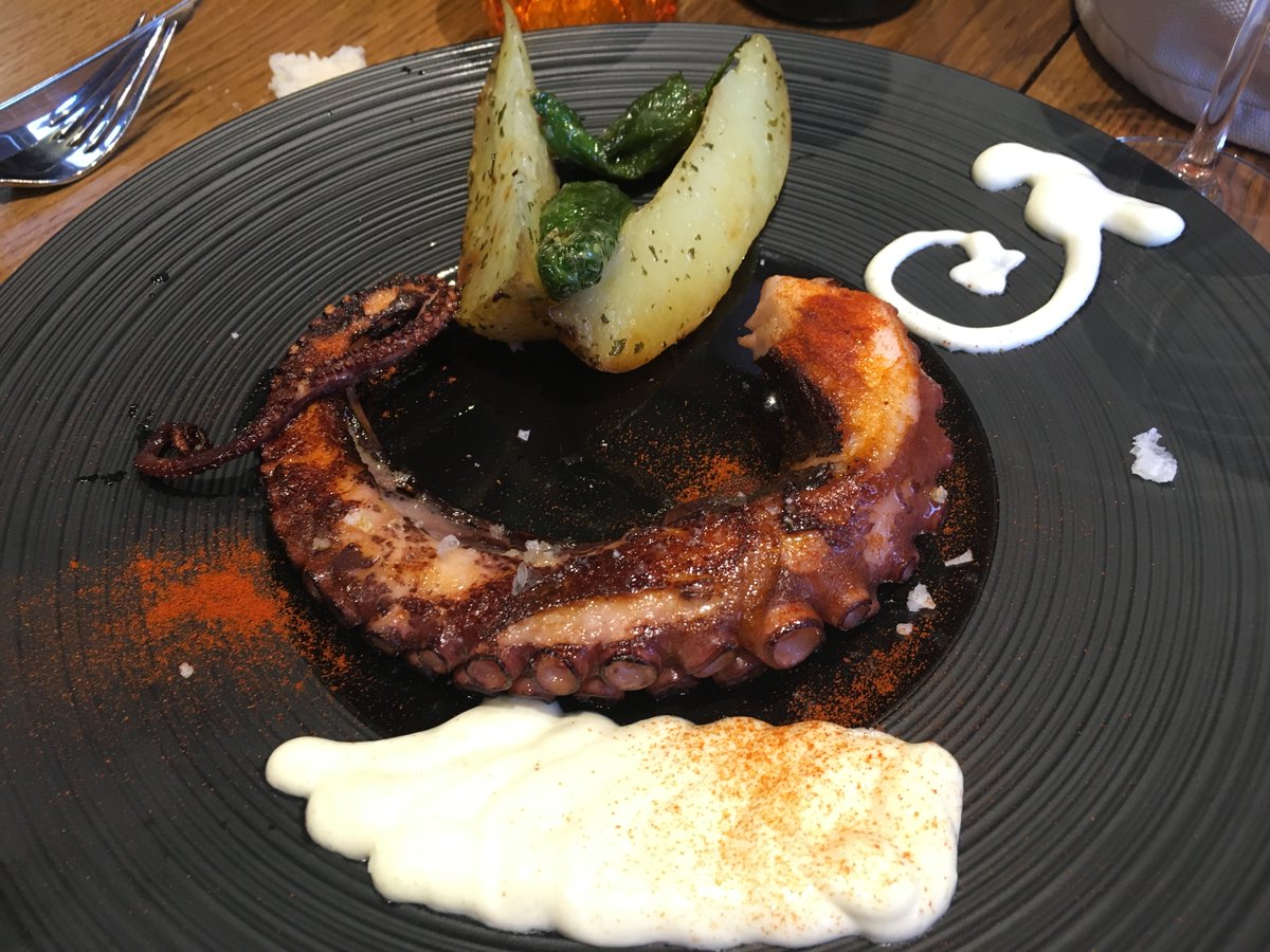 Txirrintxa's tweet photo. Pata de pulpo a la plancha con muselina de jengibre y ajo
#Cervecería #Restaurante #Pamplona
https://t.co/ZCz7Hrm5nz https://t.co/ExWHa6ltmP