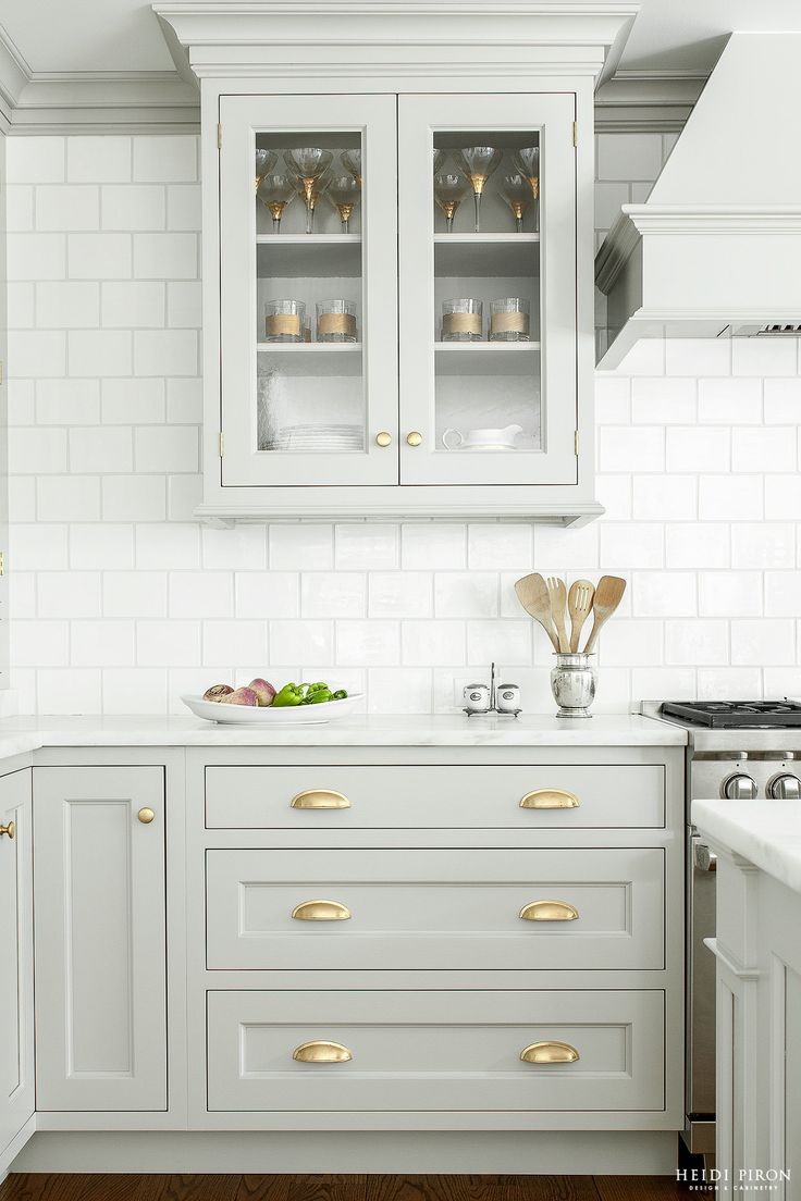 #A #Accents #Always #Are #Brass #Cabinets #Combo #Grey #Kitchen #Modern #Architecture #interiordesign
Please RT: ainteriordesign.com/home-decor/gre…