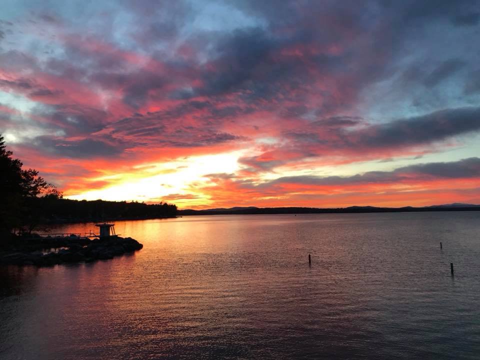 WGME's tweet photo. Stunning #sunset over Sebago in Windham! (📸:Terri Austin) #MyMaine https://t.co/Oim0AC526c