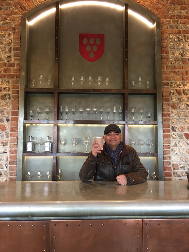 bhaskerpatel's tweet photo. @RathfinnyEstate @_chrisrossiter @Lemoniejules @emmerdale @RathfinnyEstate Feed Time 🍷@_chrisrossiter 👶🏻 @Lemoniejules @emmerdale #Alfriston #Portscatho #GeoffCox Lovely experience 😉 @ChrisChittell https://t.co/tGzzsW7kjP