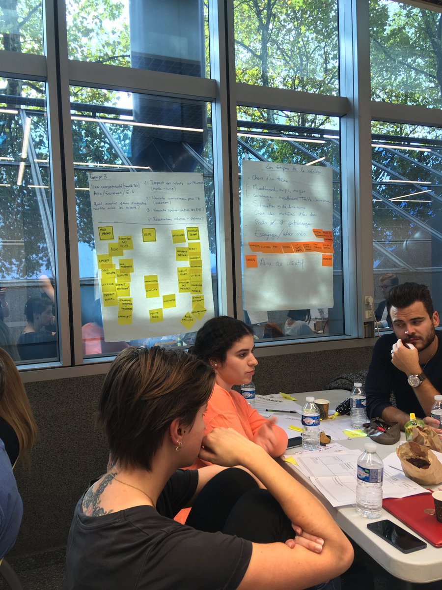 ChantalFouqu's tweet image. #hackamode les etudiants de @EcoleLISAA @ESCPeurope @upmc @WeAreWebfactory @IfmParis @Novancia @Ensci_Paris @ITESCIA ...planchent!