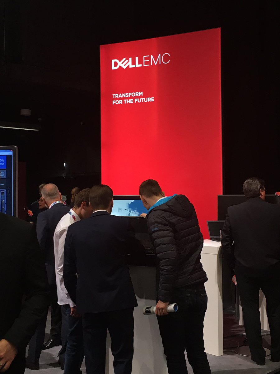 benjaminkrebs1's tweet photo. #inspirience - impressive show by our great partner CANCOM in #munich #DigitalTransformation #Isilon https://t.co/0ZmIT4m51P