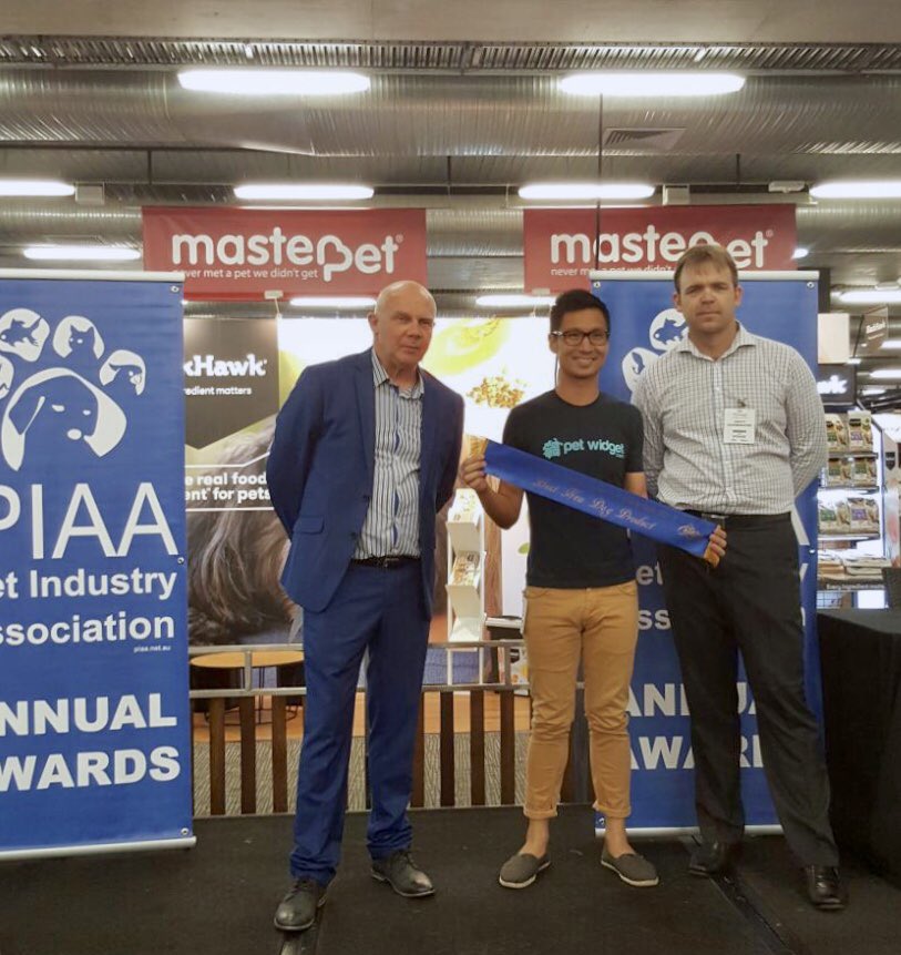 PetWidget's tweet photo. Best New Dog Product award at #AusPet 2017. We are truly honored to be receiving this prestigious award again. #PetWidgetFTW #goingglobal https://t.co/GZopY2jptP