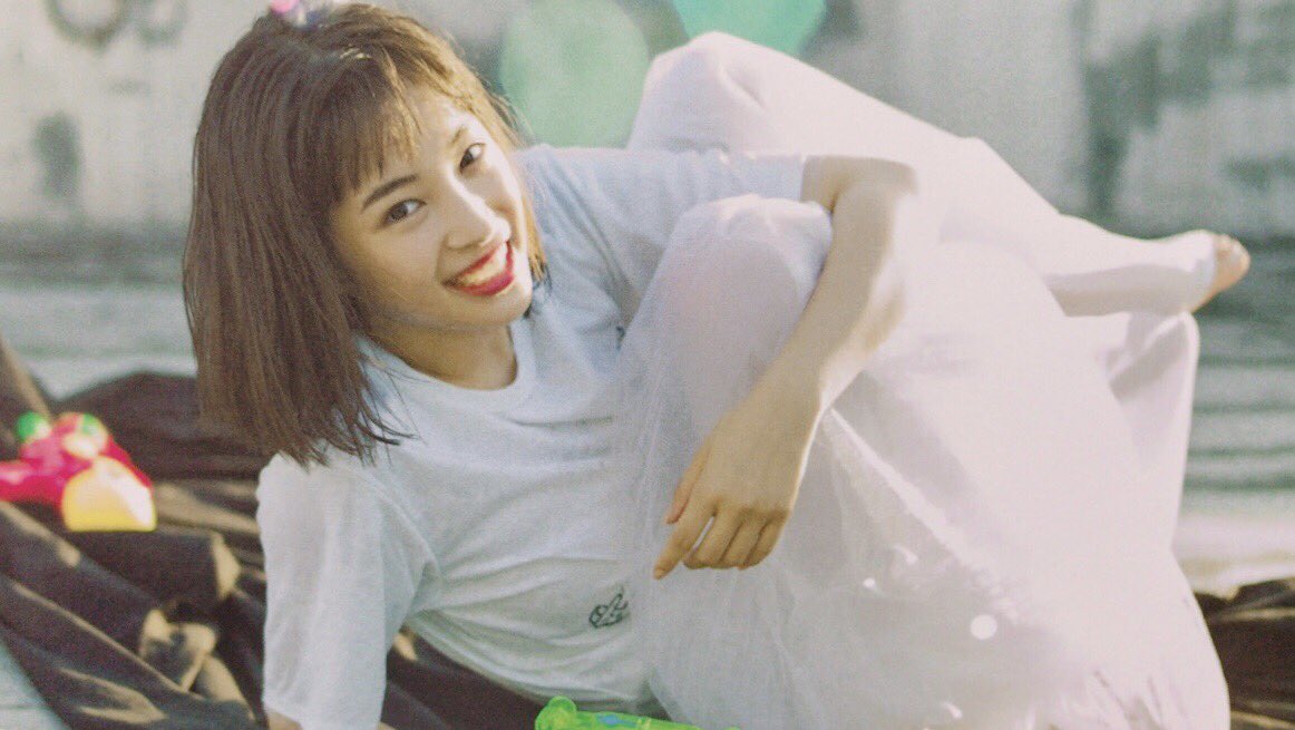 _1998619's tweet photo. 今回のbltやばすぎて涙😭😭
すずちゃんの笑顔見てると元気になる
友達にすずちゃん好きな子いなくて
すずちゃん語れる子いなくて寂しい😭
仲良くしてくれる方いませんか〜😂
#広瀬すずファンと繋がりたい 
#すずちゃんの笑顔がすき https://t.co/UGUBOBiIbA