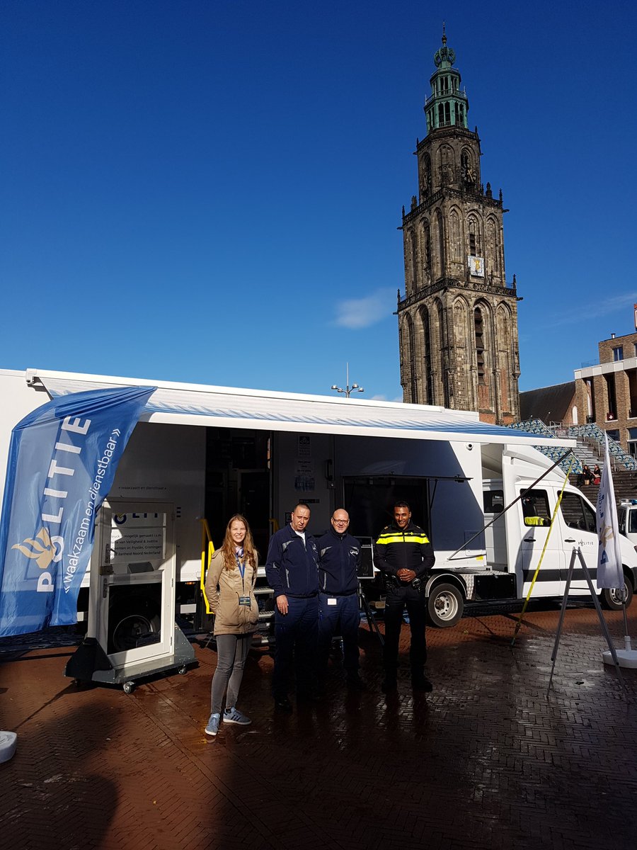 svenatics's tweet photo. Preventietruck op de Grote Markt #woninginbraken #Buurtlab @INSPEC2T @polgroningen @gem_groningen https://t.co/GGoZjAB9dO