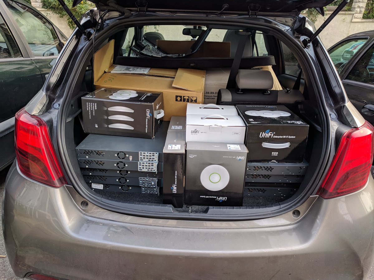 RatZillaS's tweet image. Don matériel de @BureauAPartager à @TSF_Intl @HAND_HackersND et @ProjetHermitage. Grosse journée màj sur la BA105 avant déploiement. #MERCI