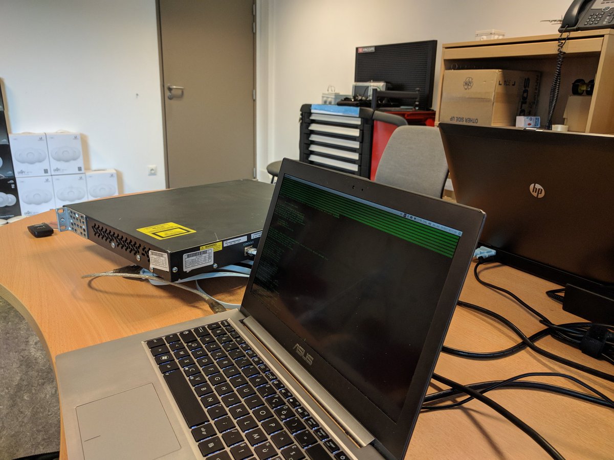 RatZillaS's tweet image. Don matériel de @BureauAPartager à @TSF_Intl @HAND_HackersND et @ProjetHermitage. Grosse journée màj sur la BA105 avant déploiement. #MERCI