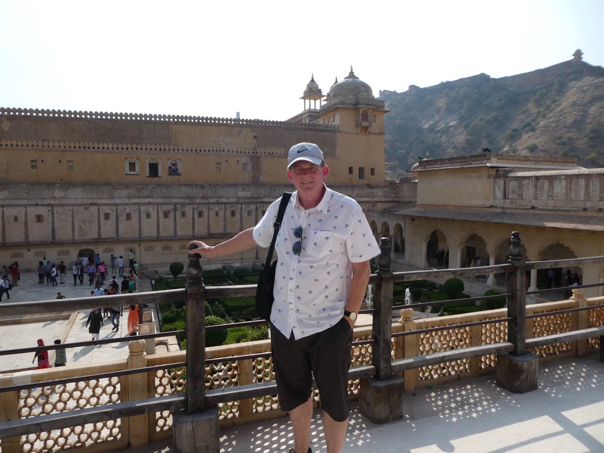 Kent1Paul's tweet photo. At the Amber Fort, Jaipur. It ain't half hot, Mum. https://t.co/QIuK9ZMoPR