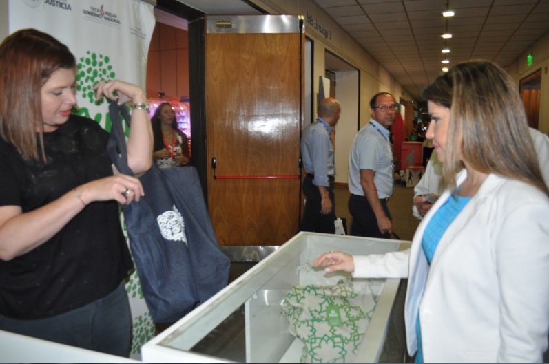 MJusticiaPy's tweet photo. WEB| La marca penitenciaria "Muã" expuso sus productos en la Expo Capasu 2017, en busca de nuevos mercados. https://t.co/Ecw0JFs7Xn https://t.co/D8UtkJq6BX