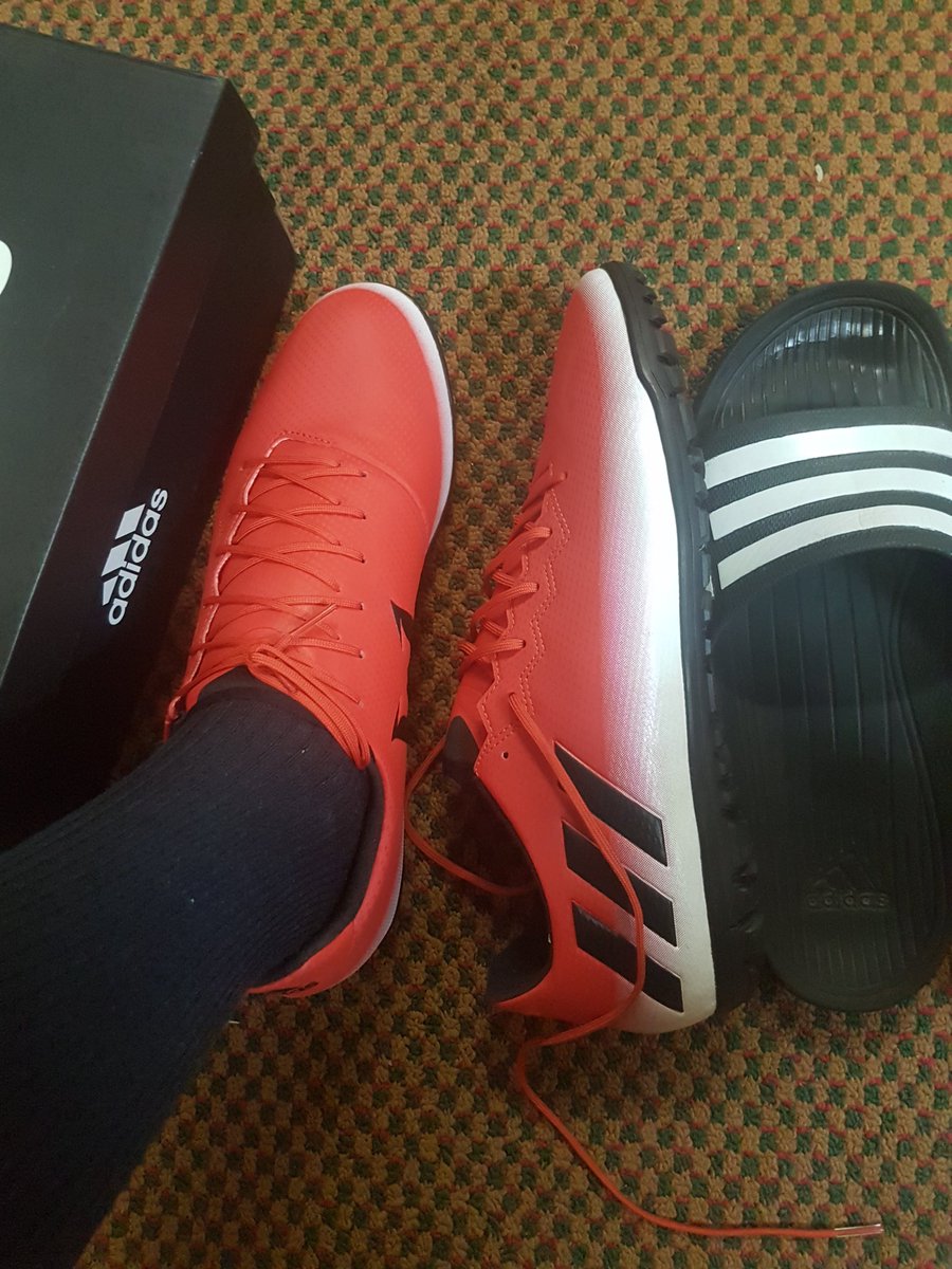 Olu_Jumob's tweet photo. That time of d week again😁😁😁
Always looking 4ward to it. Time to launch d new 👞👞👞. We ball!!
Leggooooo! 🎶🕺🕺🕺🕺
#adidas #Messi16.3 https://t.co/OiZihdrsLa