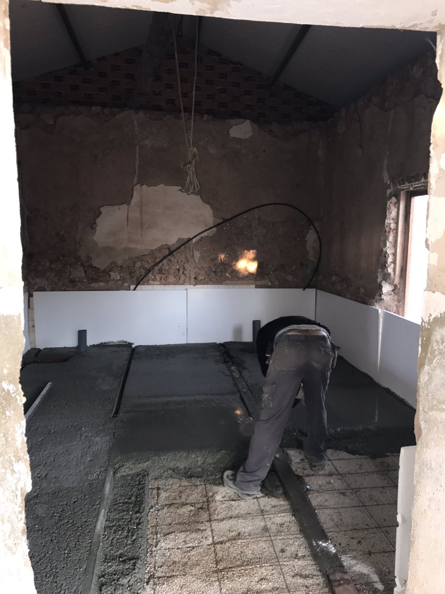 EgJuan92's tweet photo. Comienzan las obras de en el Cementerio Municipal, mejorando instalaciones para con ello ofrecer mejor servicio a todos. #MejoramosBogarra https://t.co/6kyRJRQtCD