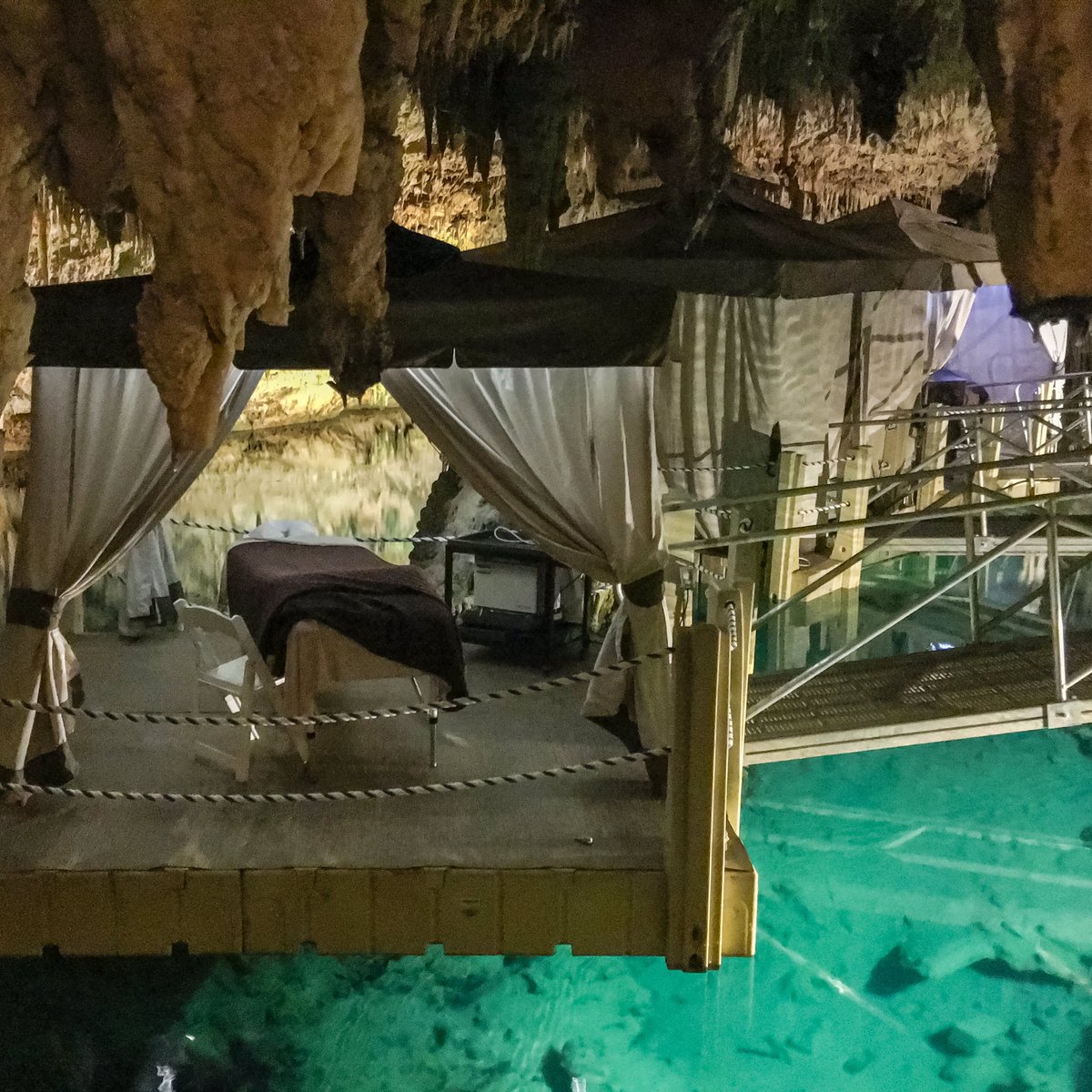 andrewaforbes's tweet photo. The unique spa experience within an ancient cave @GrottoBayBda https://t.co/tzZnGgqufp #gotobermuda @bermuda #spa #wellness #cave #bermuda https://t.co/BKcqhNQ0CA