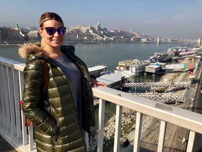 Viernes desde Budapest!! ❤ https://t.co/RbAt8HSLPW<a href="/tag/semanasanta"class="tags"><span>#semanasanta</span></a><a href="/tag/domingoderesurecci%C3%B3n"class="tags"><span>#domingoderesurecci&oacute;n</span></a>