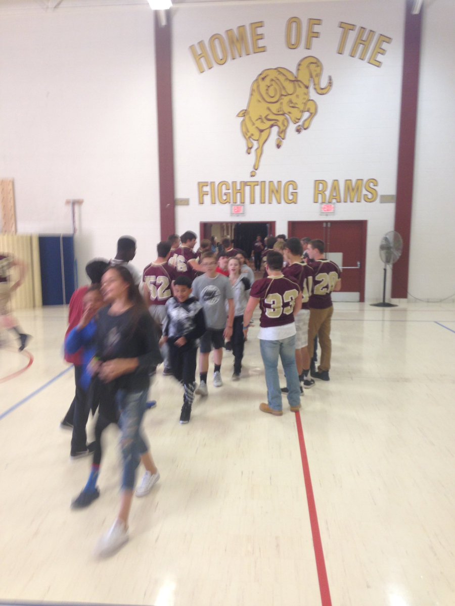 CoreyGendron1's tweet photo. @SHRHS_Football Big thank you to the football players for welcoming our 8th graders!
#FallShowcase2017 https://t.co/CK0A6ezvwm