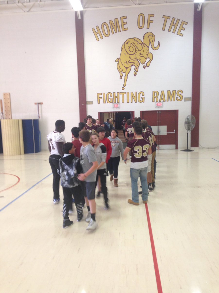 CoreyGendron1's tweet photo. @SHRHS_Football Big thank you to the football players for welcoming our 8th graders!
#FallShowcase2017 https://t.co/CK0A6ezvwm