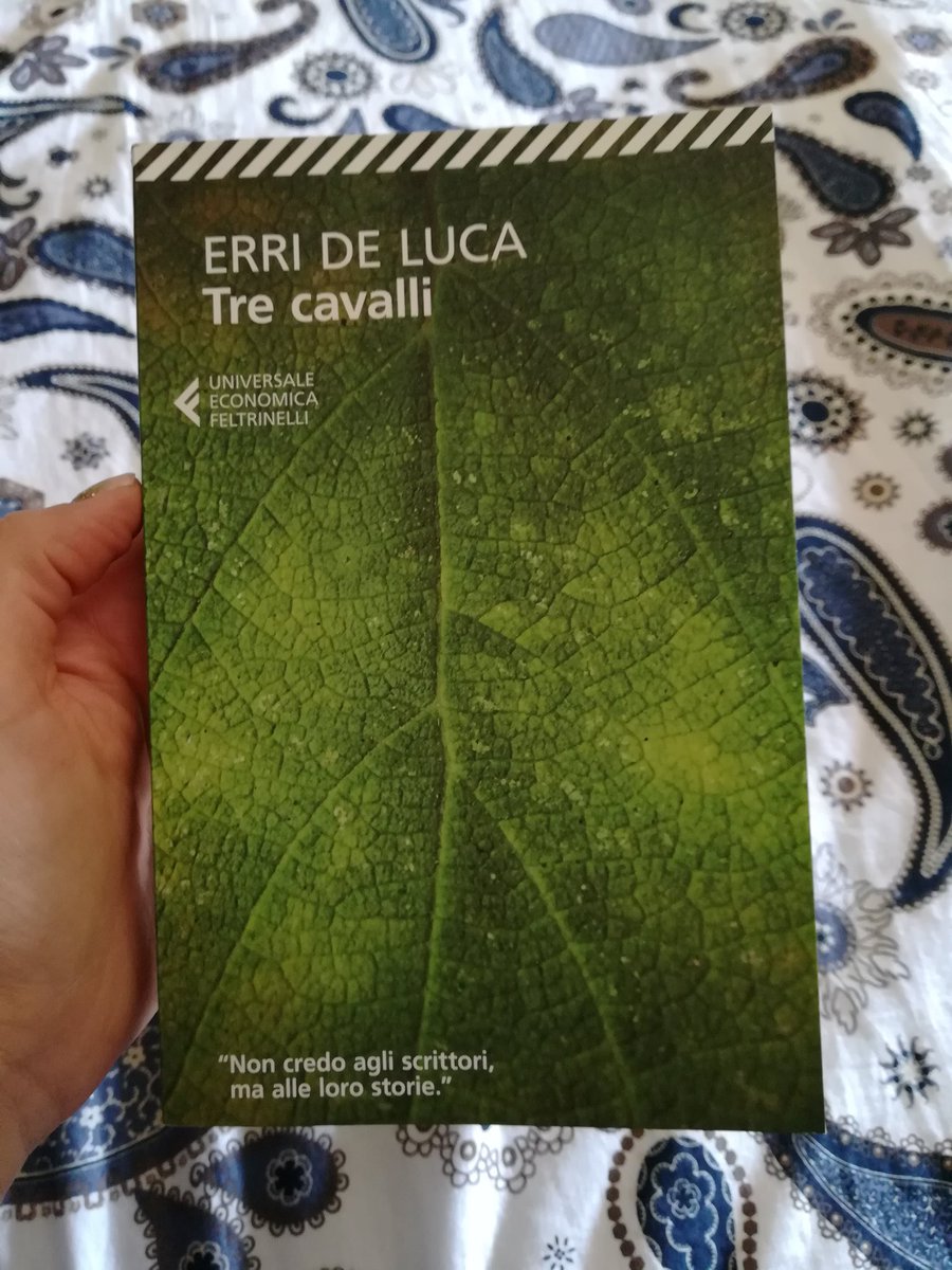 in_prosa's tweet photo. Erri De Luca con "Tre Cavalli" è la mia #letturadelmomento 📚 #errideluca @feltrinellied #lettore #recensioni #libri #libridamare https://t.co/hQ6by7nw7v
