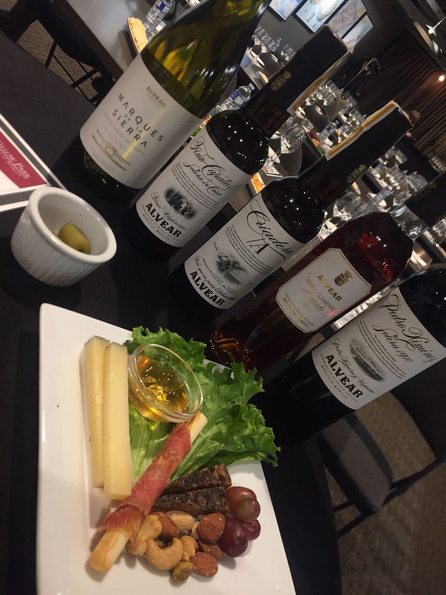 Bodegas_Alvear's tweet photo. Tasting Class ayer noche con María Alvear @Bodegas_Alvear @willowparkwines #FinoCapataz #CriaderaA #MSierra #PXAñada #PXSolera1910 https://t.co/8gO0WHTQQI