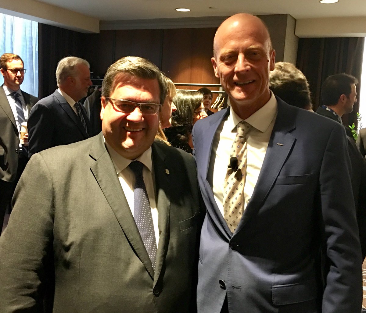Rencontre ce matin avec PDG Airbus Thomas Enders. Il comprend l’importance de protéger nos emplois et protéger siège social #CSeries