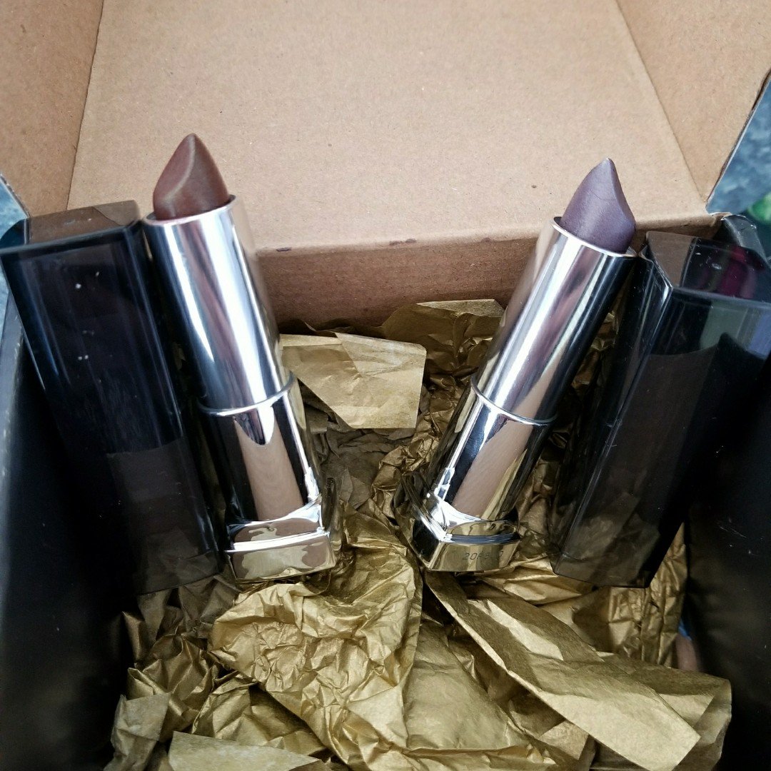 jdmakeupglam's tweet photo. Love the new colors of the matte mettalics from maybelline. Excellwnt pigmentation. @influenster #MatteMetallics #contest #complimentary https://t.co/08vRKaiBdu