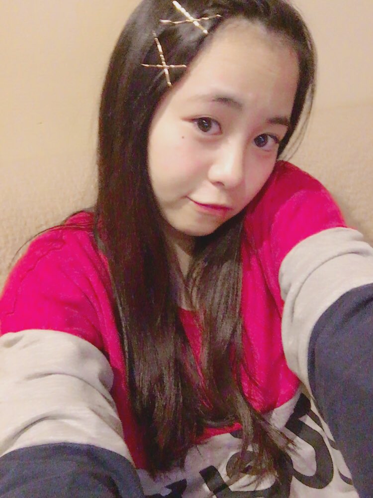 赤羽莉子 今日はおでこ出してみた そして 無事テスト終わったよぉ 開放感半端ない 寝れる幸せ デコ出し ヘアアレンジ Jk T Co 0jsiq4dfpv Twitter