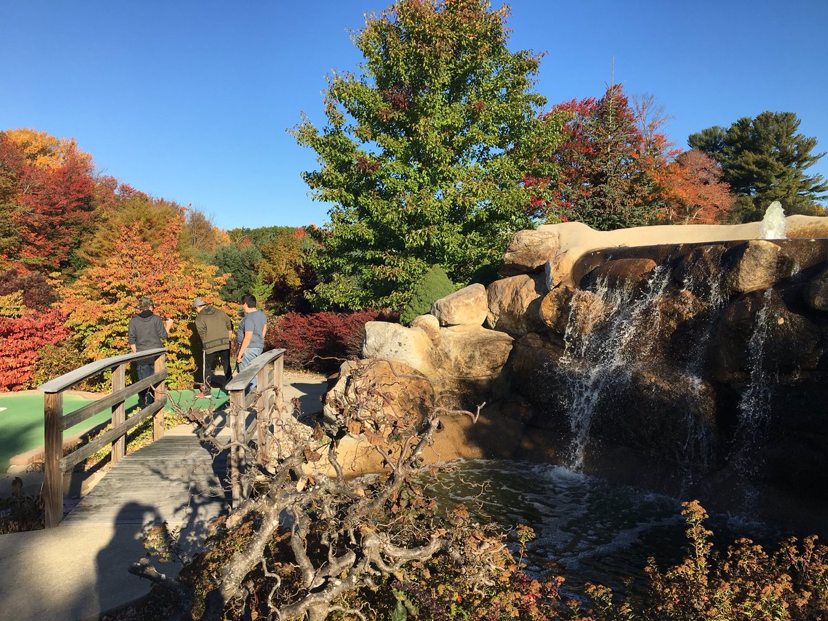 jesmith7487's tweet photo. Integrated math mini golf project field trip @MHSPrincipal57 #Smithrsu57 https://t.co/Yk51s7UDVc