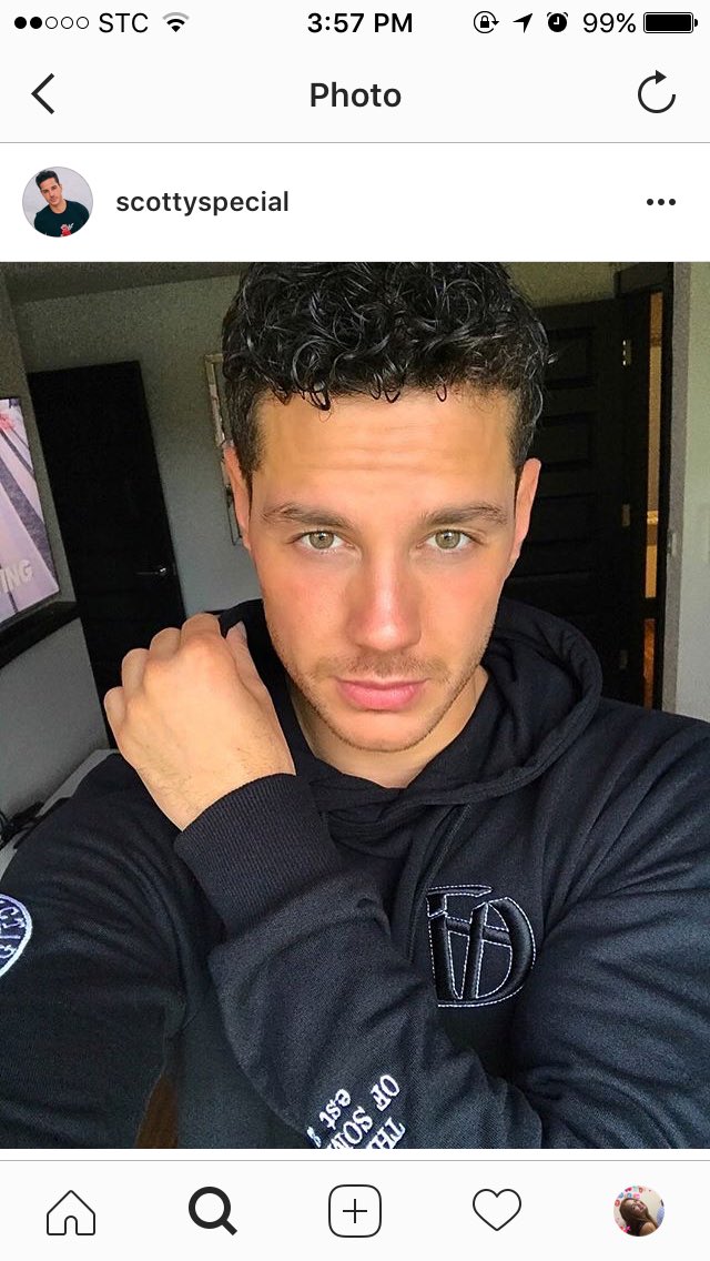 msmareeze's tweet photo. GoodAfternoon ๐๐ Eye to eye with this Lad!! So Handsome ๐๐๐ #StalkingEveryday #EverydayOkay Hi @scottyspecial ๐ค๐ค๐ค https://t.co/jOyWS4kmMx