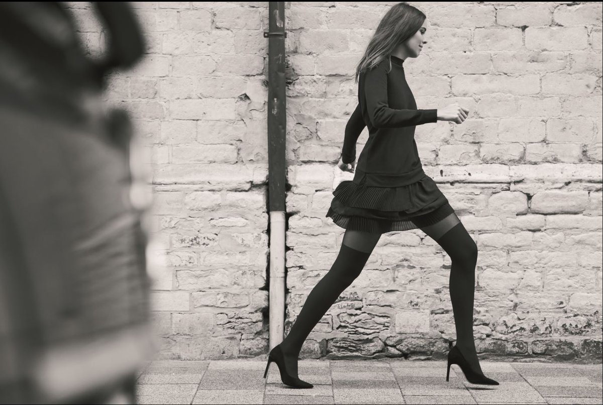 Happy International Hosiery day! Time to let your legs do the talking babe. Now: second pair -50% > bit.ly/2xCJVbI #HKMlegs