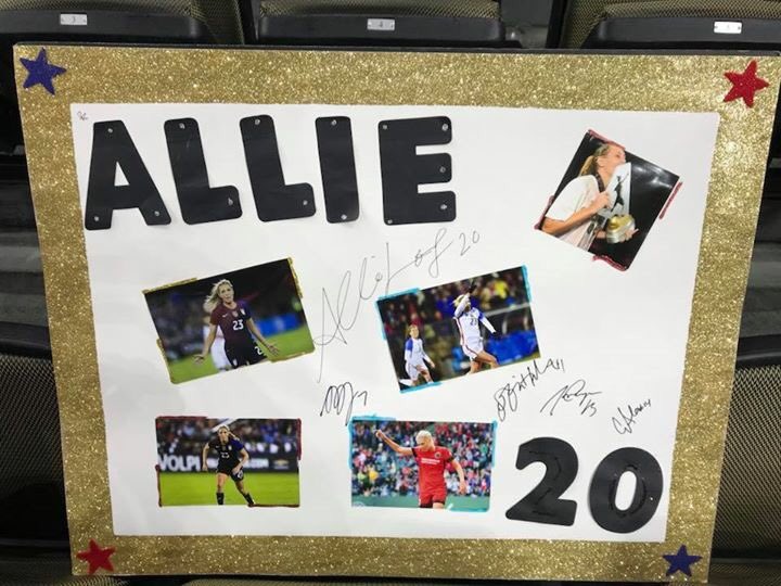 danggtobinn's tweet photo. Thank u so much @ALLIE_LONG for coming to sign my poster!! Best night ever❤️ sorry for the amount of times I said I love u😂 but I do!! https://t.co/ofsuP9BbGD