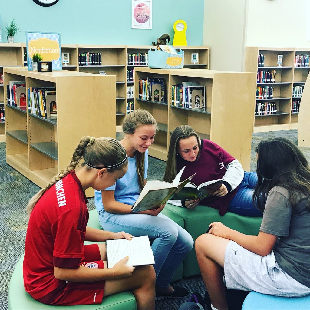 Soccer girls like to read too! 📚⚽️ #imsreads #imslibrary #ocpsreads #smartiscool