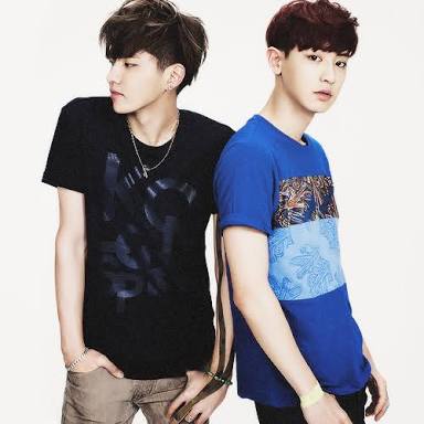 HardcoreHost's tweet photo. สวัสดีครับมาส #โฮสต์เถื่อน และโฮสต์ทองดี @tongdkris_ 
ขอแสดงความยินดีด้วยนะครับ 
คืนนี้ขอหิ้วหนุ่มๆกลับห้องด้วย
#โฮสต์เสภาcomeback https://t.co/J9yAW6l6A5