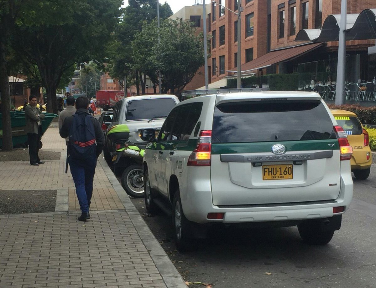 MultandoEscolta's tweet image. Funcionarios y diplomáticos a diario se burlan de @Bogota!
Su "ímpetu" destruye esfuerzos por educar al ciudadano