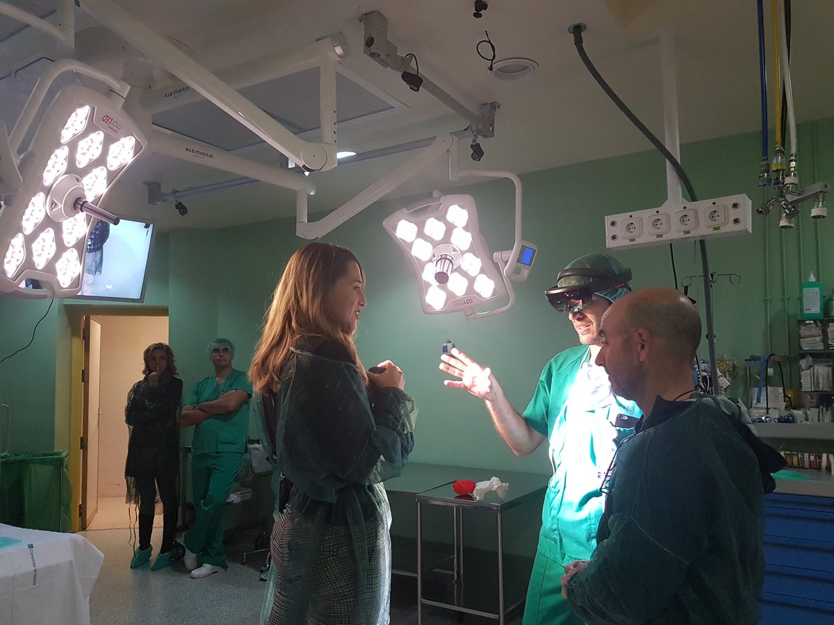 Un privilegio ver cómo en el hospital Gregorio Marañón han trabajado con <a href="/Exovite/">exovite</a> en utilizar #HoloLens en quirófano <a href="/MicrosoftES/">Microsoft España</a>