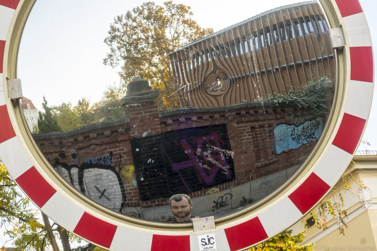 Fotograf_SD's tweet photo. found myself in Graz again… wunderschöne Stadt, herbstliche Bilder… ich wünsche ein schönes Wochenende, macht's was draus! #StephanDoleschal https://t.co/GnTbXJacIC