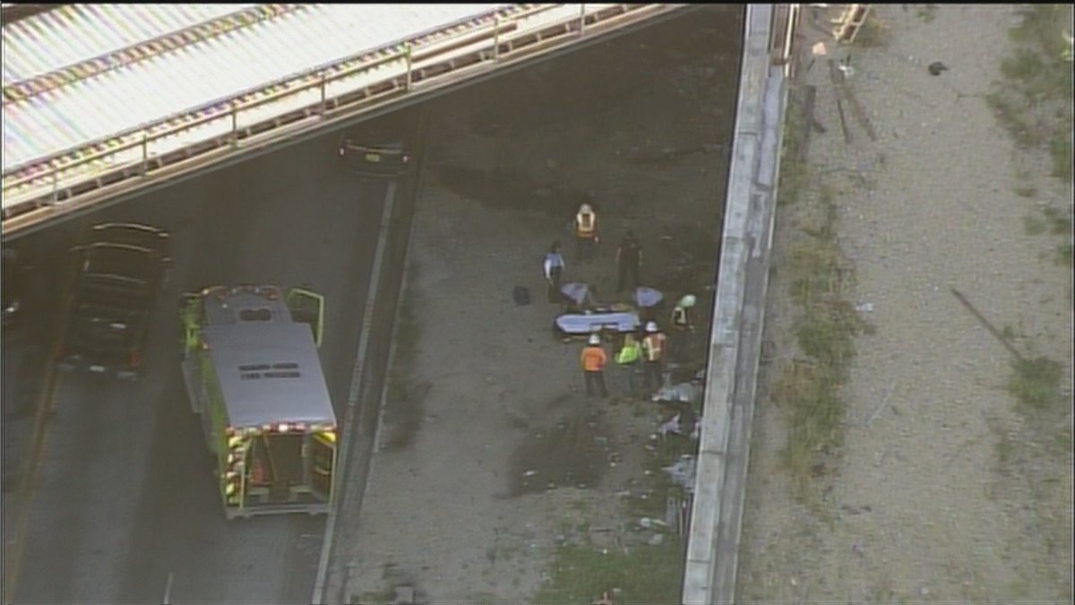 Construction worker falls off Palmetto Expressway bit.ly/2xUC4bj?source… https://t.co/Gidc6RZ4VF