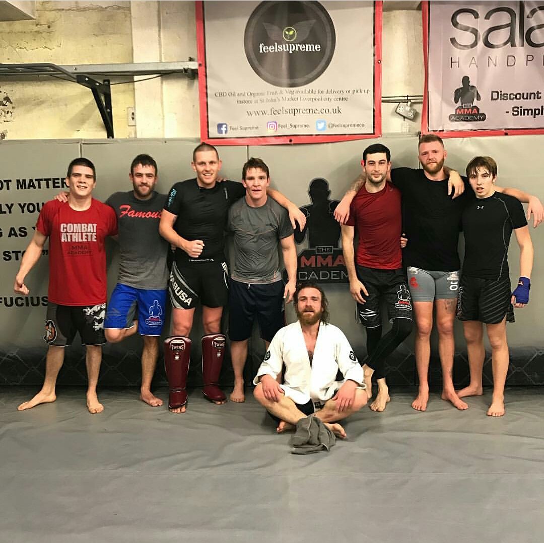 👊 TEAM